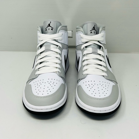 NIKE AIR JORDAN 1 MID**Grey/White Basketball Sneakers**US 7**NIB - Picture 3 of 11